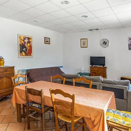 Holiday home Lovely In With Kitchen *